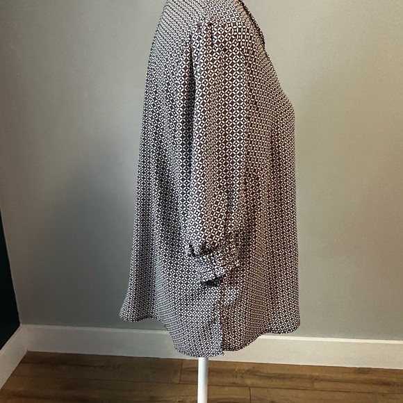 NWT V neck with ties, smocked sleeves, size L purple Reitman’s blouse - Picture 5 of 9